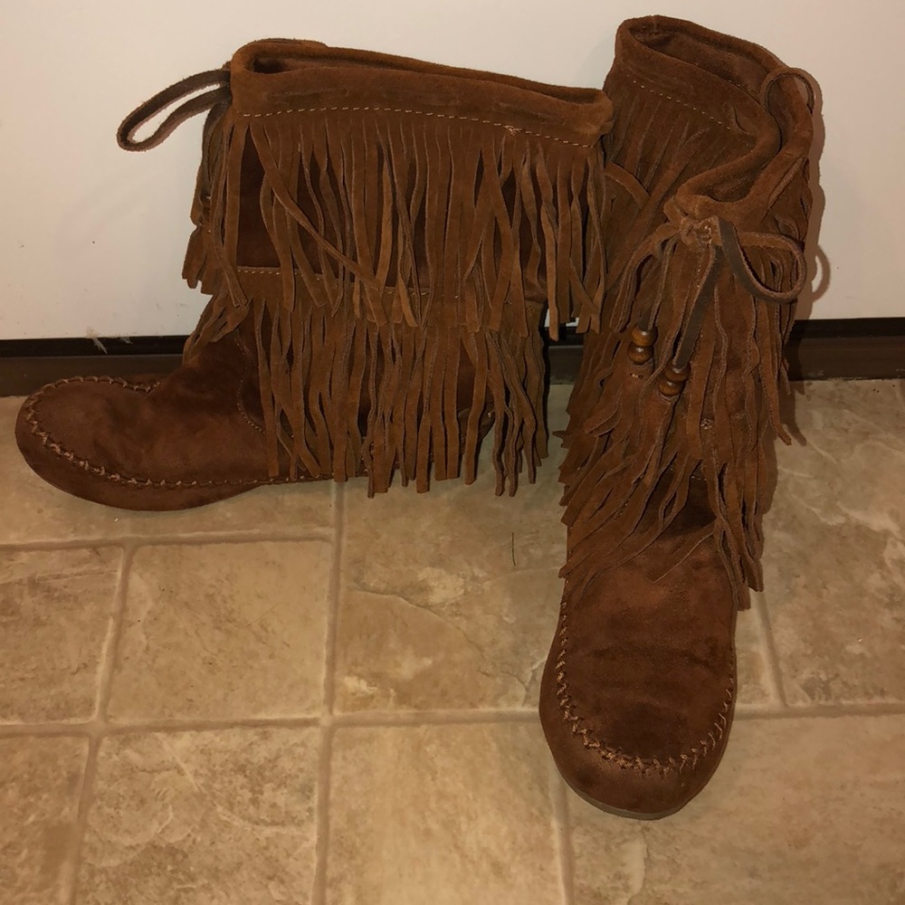 Moccasin shoes